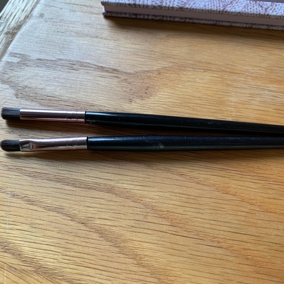 New 24 pcs of Makeup & Makeup Tools Various Brands Eyeshadow Lipstick Highlight - Picture 14 of 16